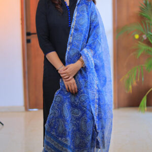 Black kurta & indigo blue kotta dupatta