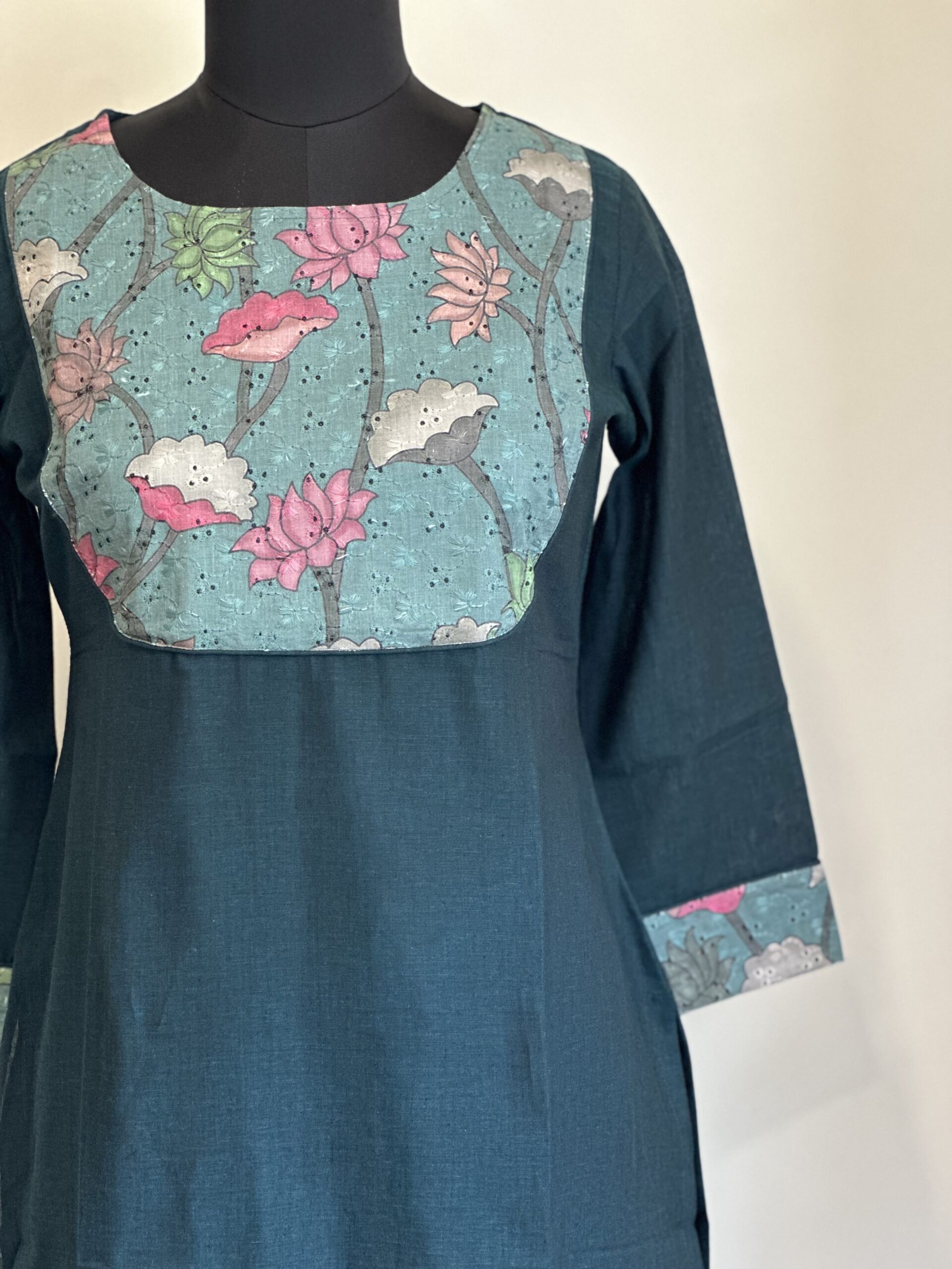 Green hakoba patch work kurta - Image 2