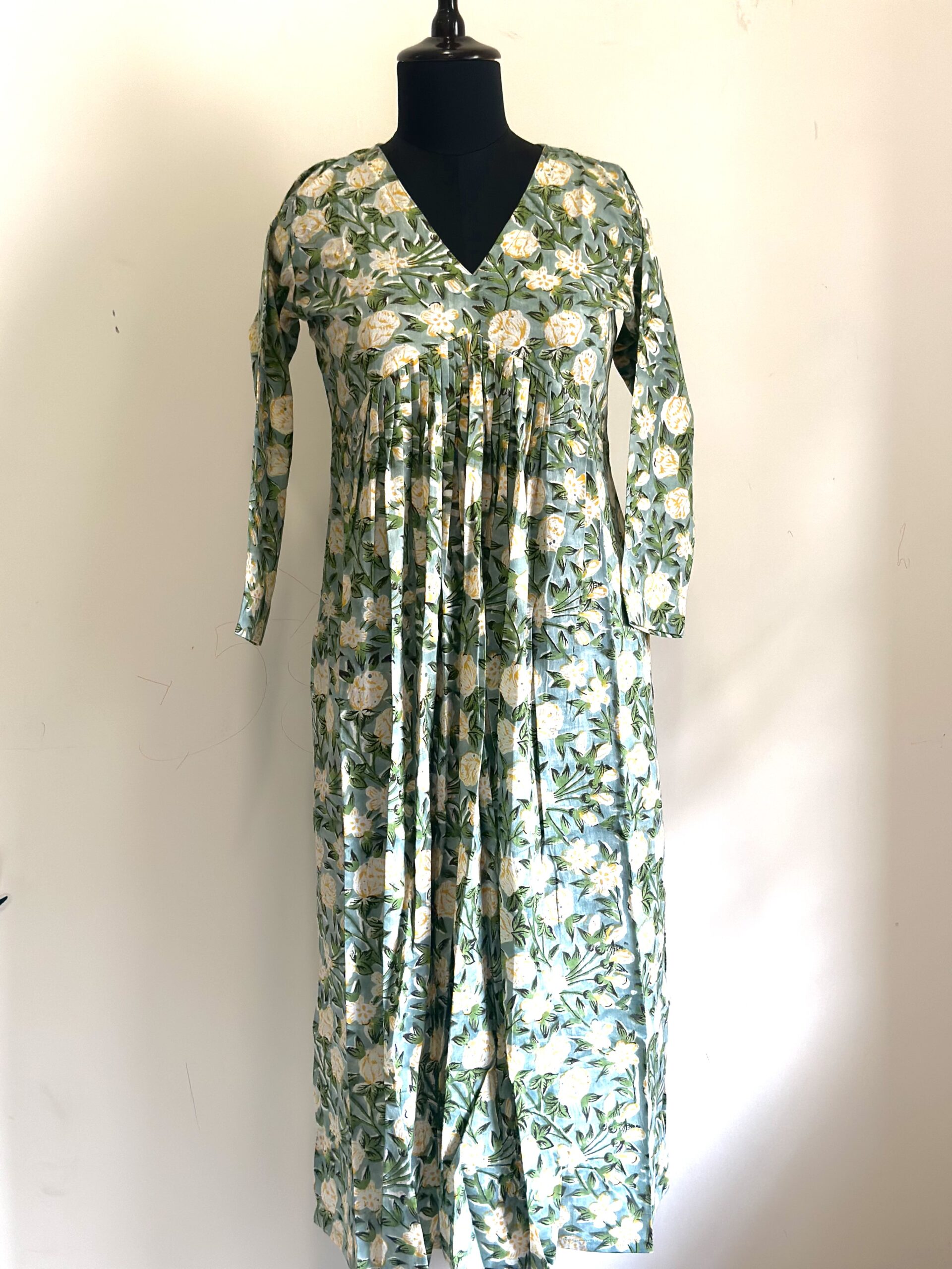 Green inverted yoke kurta