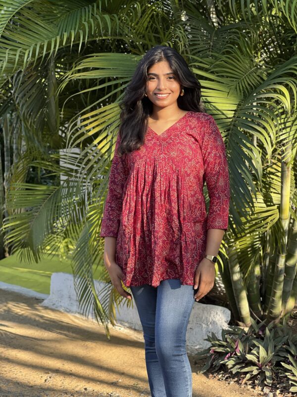 Maroon inverted yoke short top