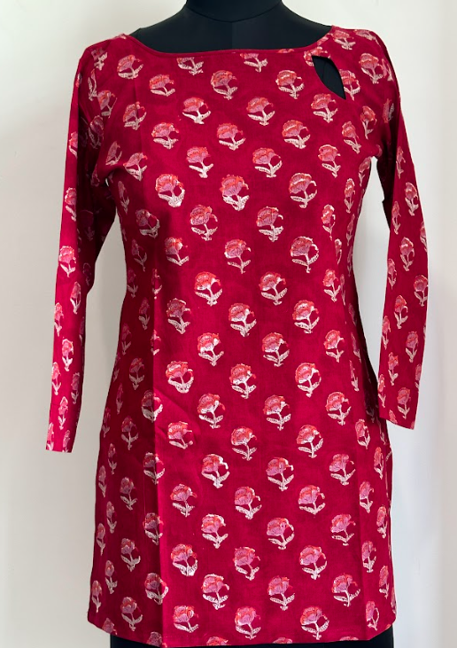 Red flower short