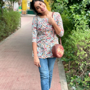 White small flower short top