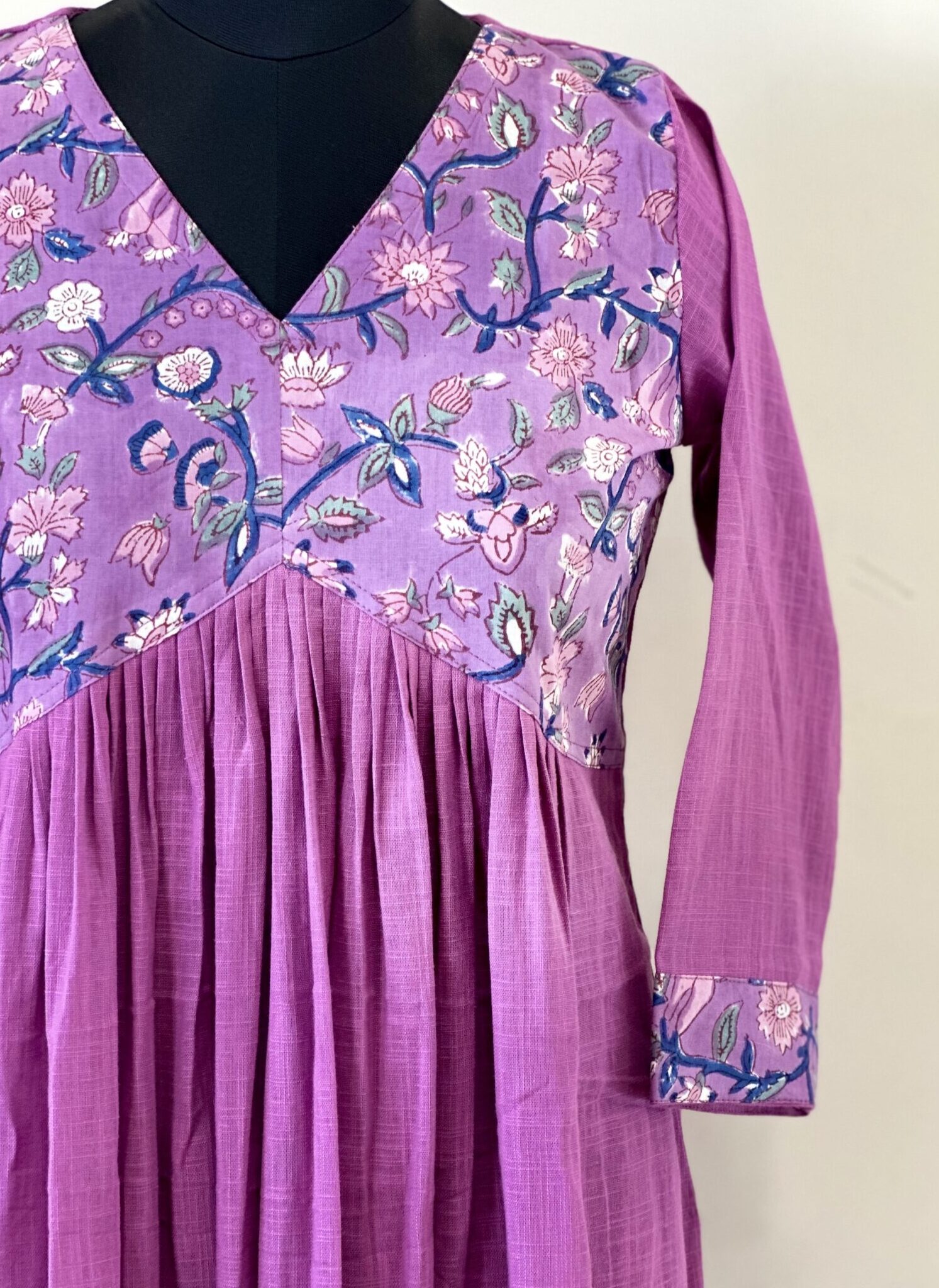 Violet floral inverted yoke kurta - Image 2