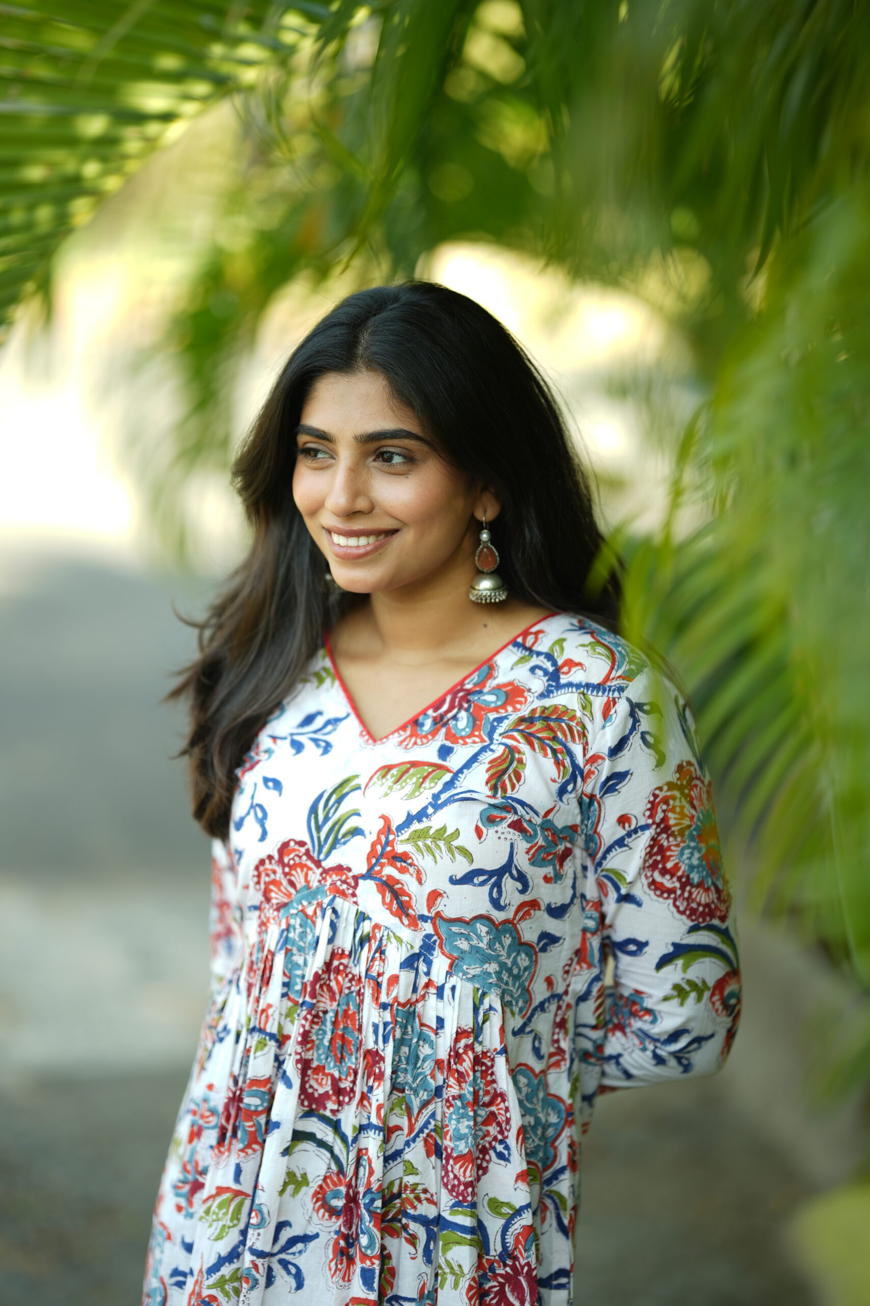 White blossom inverted yoke kurta - Image 2