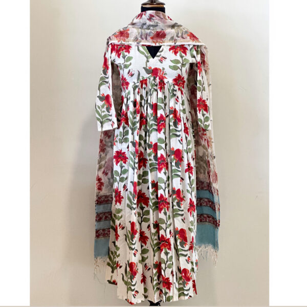 White red floral inverted yoke long kurta & kotta dupatta