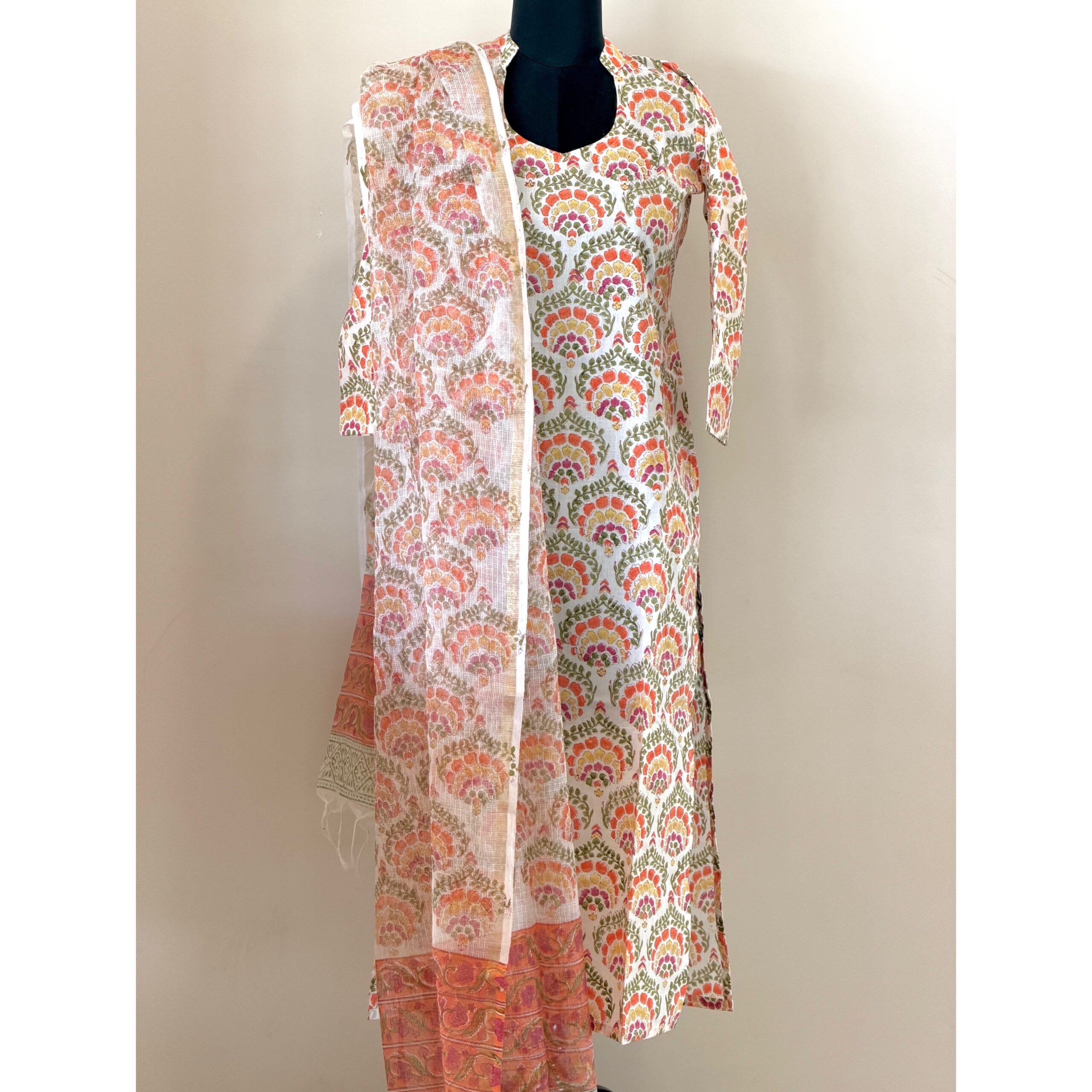 White multicolot floral kurta wit kota dupatta