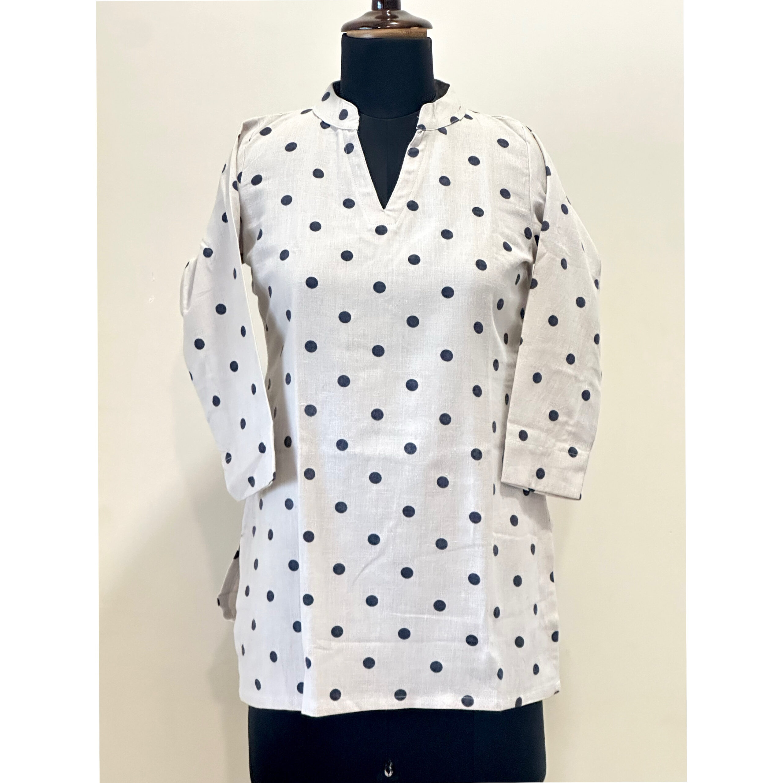 Black polka dot short top