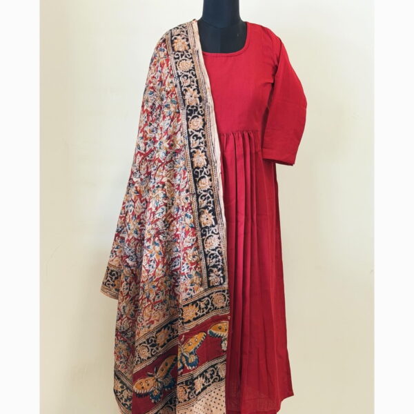 Maroon kurta with kalamkari dupatta